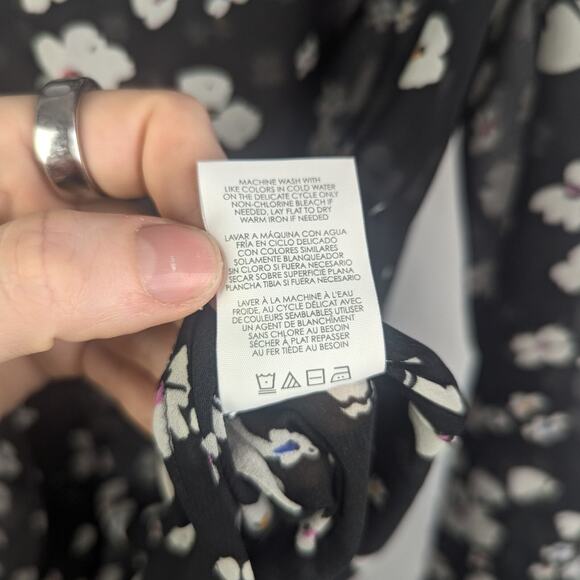 Cabi Blouse Womens Small Sheer Dark Floral Black White Pink Long Sleeve V-Neck - Picture 8 of 9